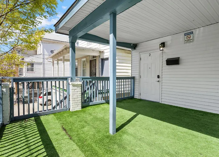 9 Bedroom, 14 Beds House Great For Big Groups Near Boardwalk, Tropicana